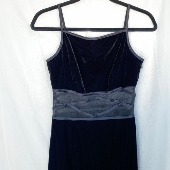 Black velvet dress - Picture 4 of 14